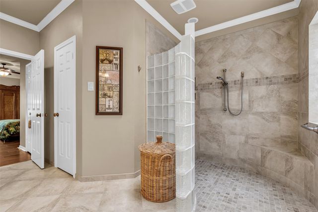 11 Feather Branch Court, The Woodlands, TX 77381