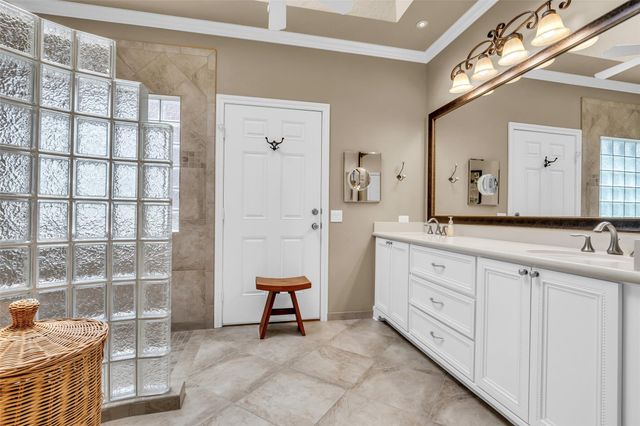 11 Feather Branch Court, The Woodlands, TX 77381
