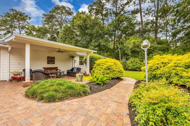 11 Feather Branch Court, The Woodlands, TX 77381