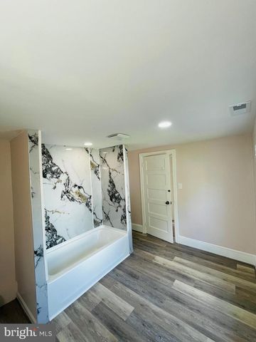 810 BROAD ST, Chambersburg, PA 17201