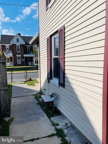 810 BROAD ST, Chambersburg, PA 17201