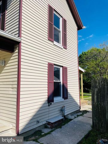 810 BROAD ST, Chambersburg, PA 17201