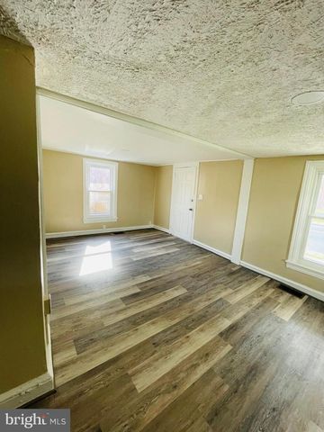 810 BROAD ST, Chambersburg, PA 17201