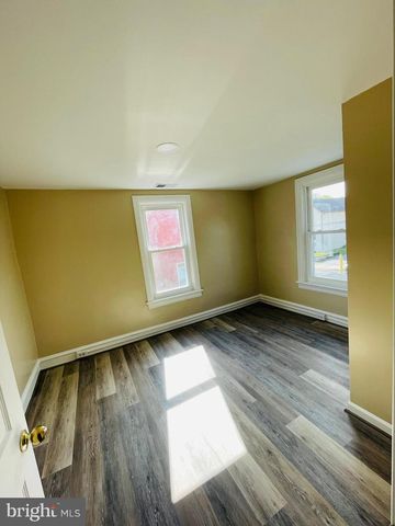 810 BROAD ST, Chambersburg, PA 17201