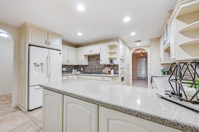 849 Wheelwood Drive, Hurst, TX 76053