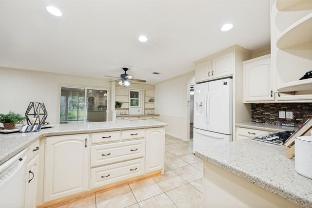 849 Wheelwood Drive, Hurst, TX 76053
