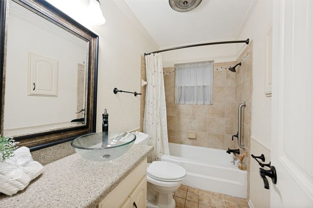 849 Wheelwood Drive, Hurst, TX 76053
