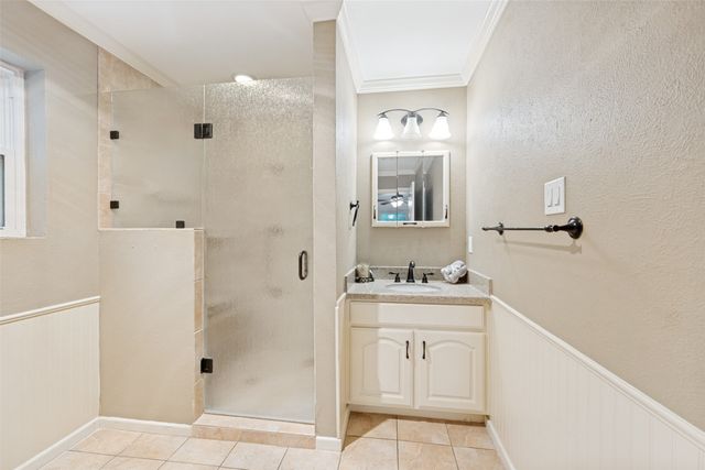 849 Wheelwood Drive, Hurst, TX 76053