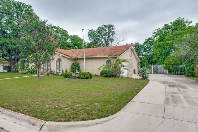 849 Wheelwood Drive, Hurst, TX 76053