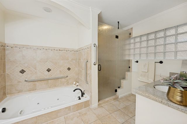 849 Wheelwood Drive, Hurst, TX 76053