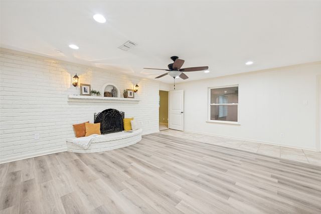 849 Wheelwood Drive, Hurst, TX 76053