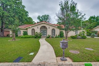 849 Wheelwood Drive, Hurst, TX 76053