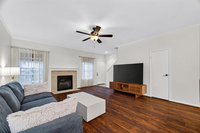 9850 Pagewood Lane 807, Houston, TX 77042