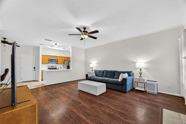 9850 Pagewood Lane 807, Houston, TX 77042
