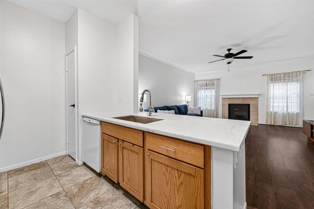 9850 Pagewood Lane 807, Houston, TX 77042