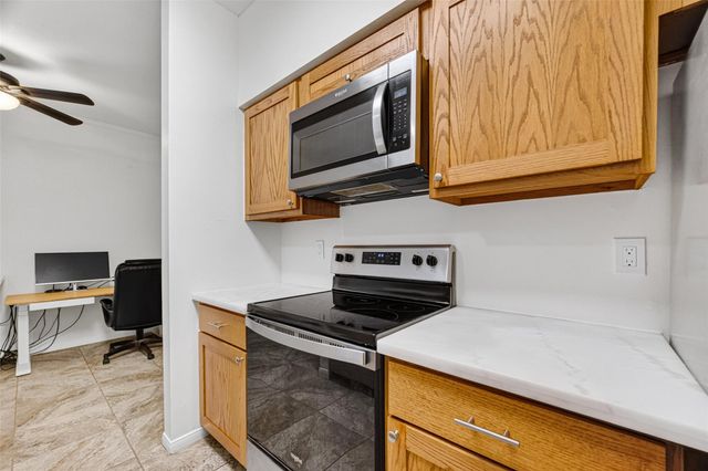 9850 Pagewood Lane 807, Houston, TX 77042