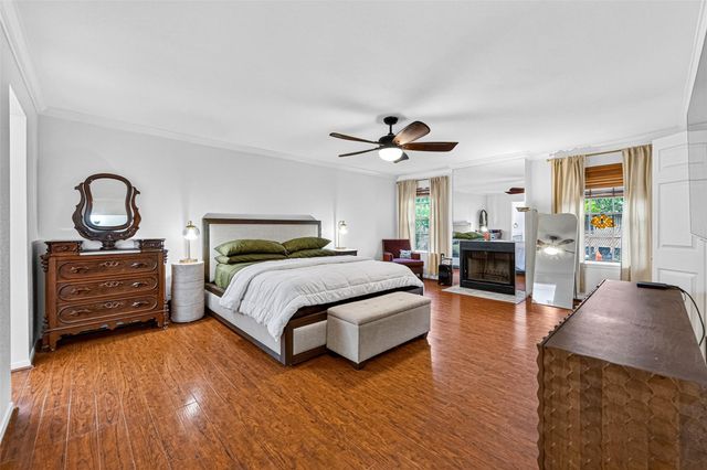 9850 Pagewood Lane 807, Houston, TX 77042