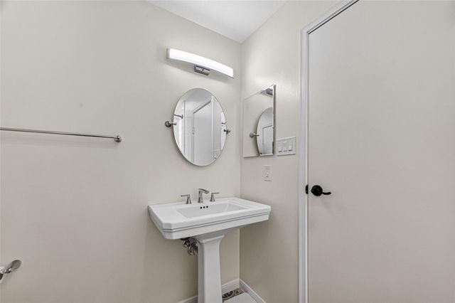 9850 Pagewood Lane 807, Houston, TX 77042