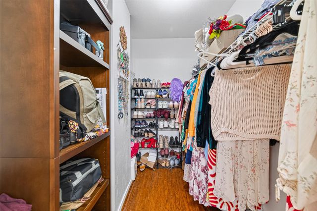 9850 Pagewood Lane 807, Houston, TX 77042