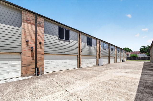 9850 Pagewood Lane 807, Houston, TX 77042