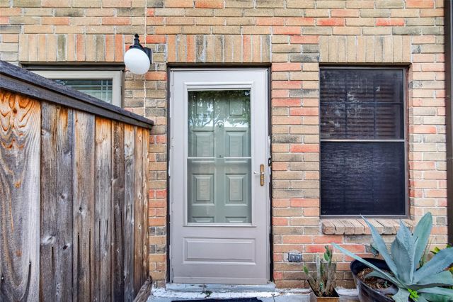 9850 Pagewood Lane 807, Houston, TX 77042