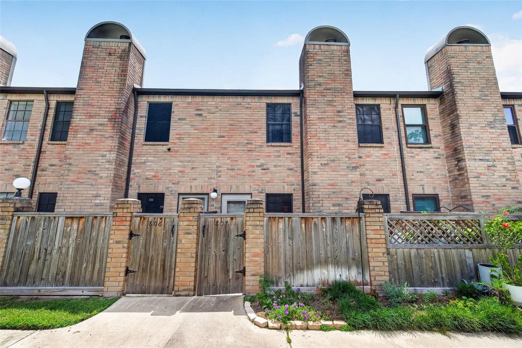 9850 Pagewood Lane 807, Houston, TX 77042