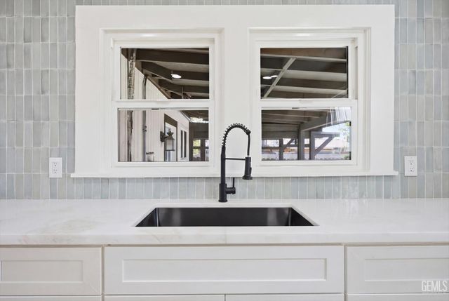 1615 Owens Street, Bakersfield, CA 93305