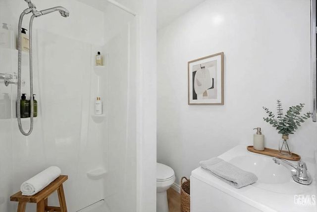 1615 Owens Street, Bakersfield, CA 93305