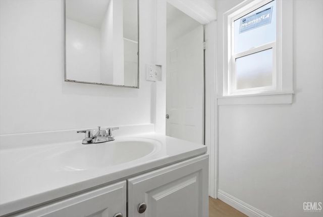 1615 Owens Street, Bakersfield, CA 93305