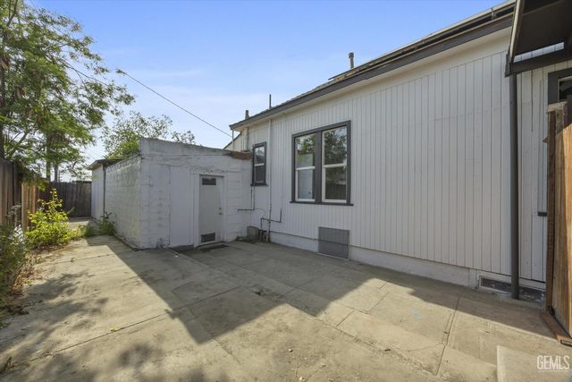 1615 Owens Street, Bakersfield, CA 93305