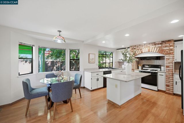 5017 Murchio Dr, Concord, CA 94521