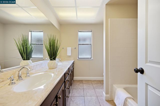 5017 Murchio Dr, Concord, CA 94521