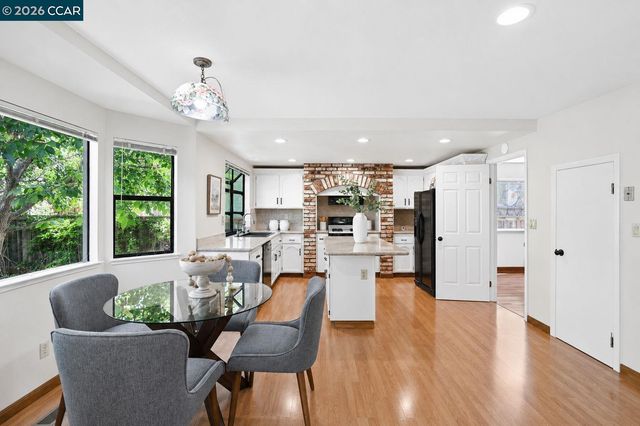 5017 Murchio Dr, Concord, CA 94521