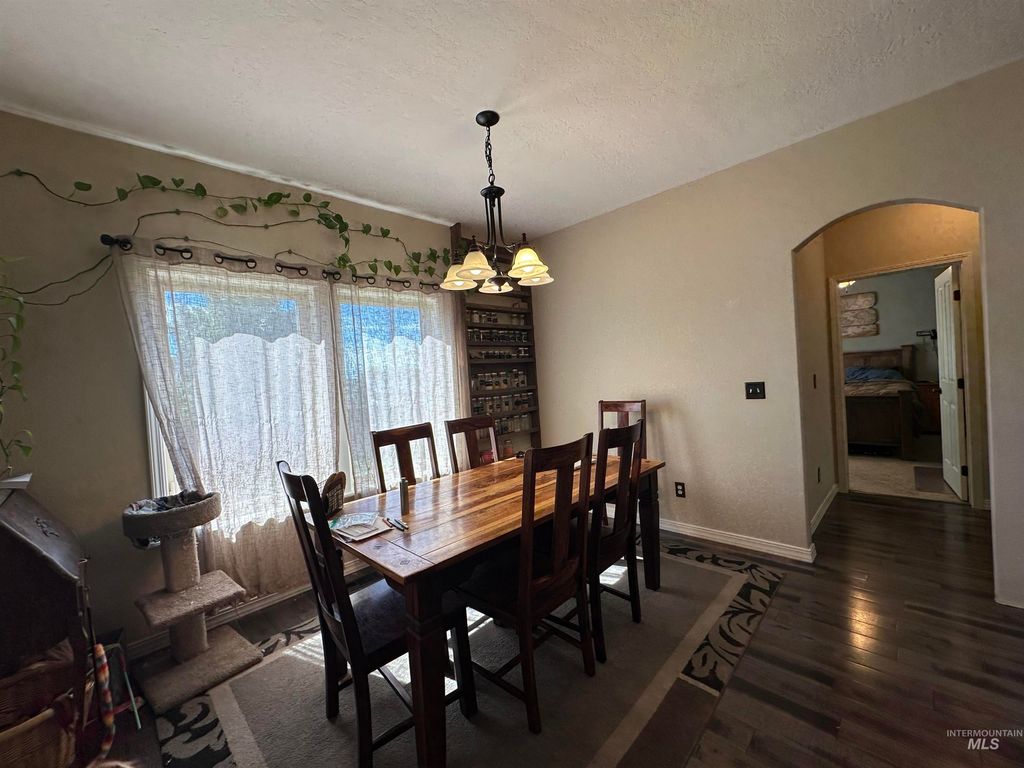 1581 NE Bedrock St, Mountain Home, ID 83647 photo 4