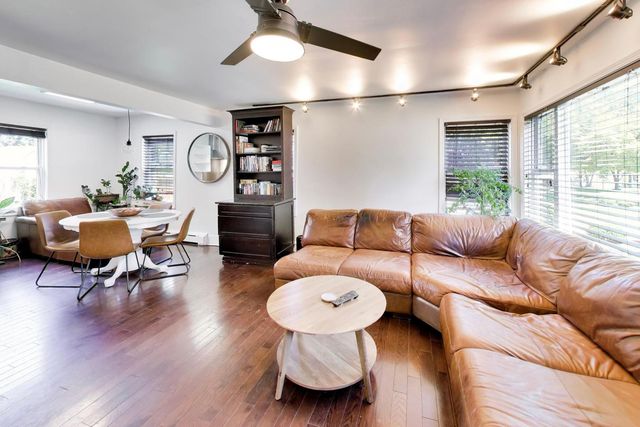 232 E VILLAGE Drive, Northlake, IL 60164
