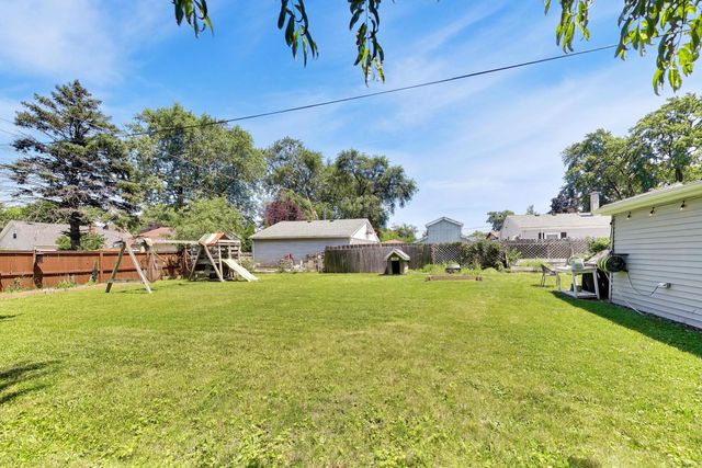 232 E VILLAGE Drive, Northlake, IL 60164