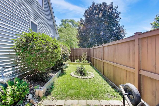 232 E VILLAGE Drive, Northlake, IL 60164