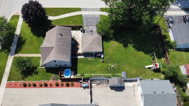 232 E VILLAGE Drive, Northlake, IL 60164