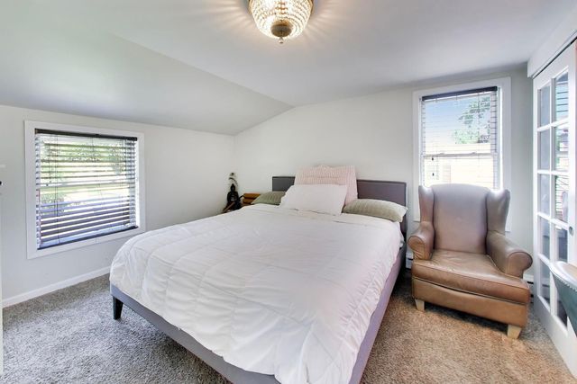232 E VILLAGE Drive, Northlake, IL 60164