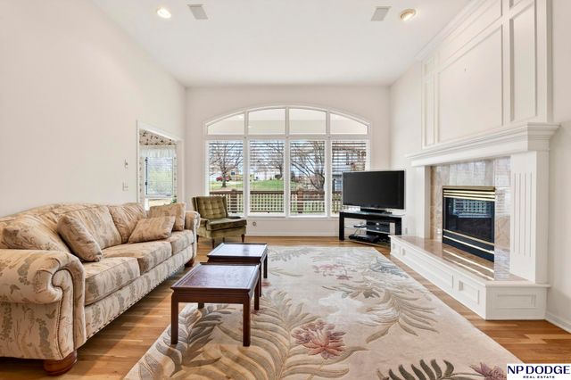 3245 N 159 Street, Omaha, NE 68116