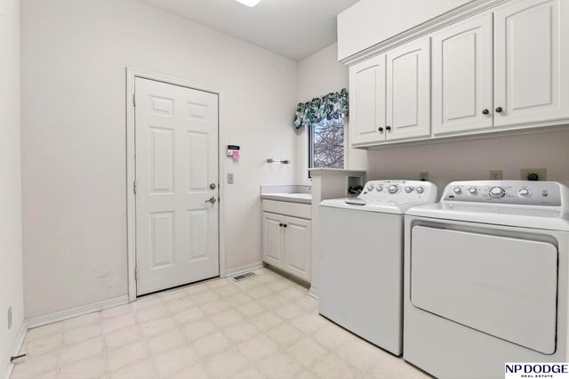 3245 N 159 Street, Omaha, NE 68116