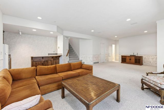 3245 N 159 Street, Omaha, NE 68116