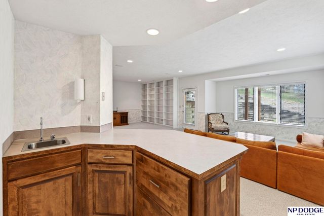 3245 N 159 Street, Omaha, NE 68116