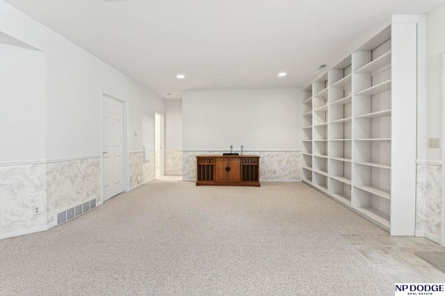 3245 N 159 Street, Omaha, NE 68116