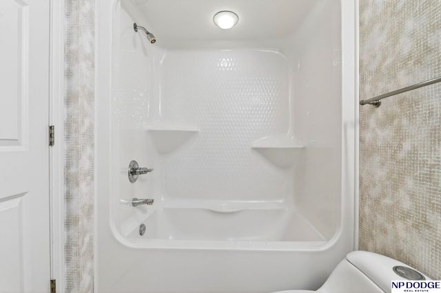 3245 N 159 Street, Omaha, NE 68116