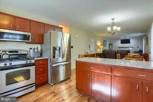 25 DARTMOUTH ST, Harrisburg, PA 17109