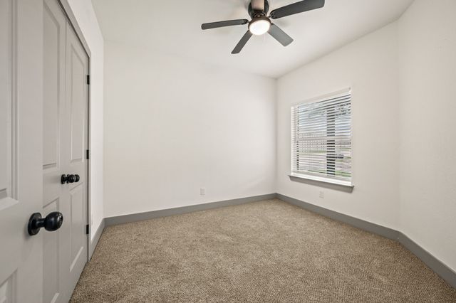 830 E Powell Avenue, Fort Worth, TX 76104