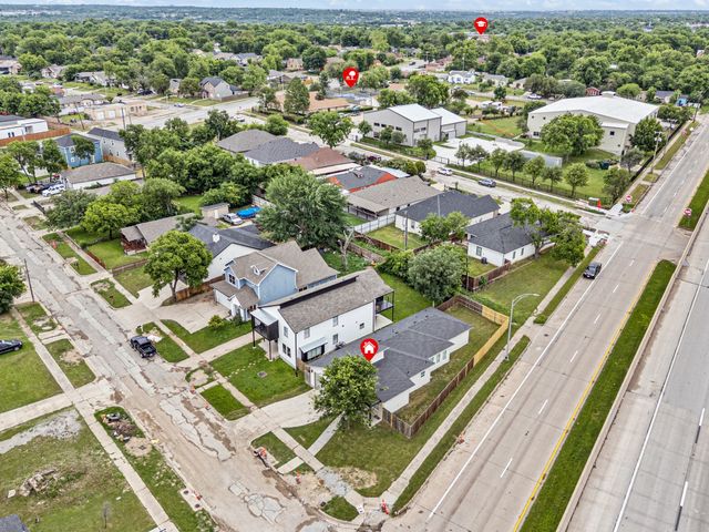 830 E Powell Avenue, Fort Worth, TX 76104