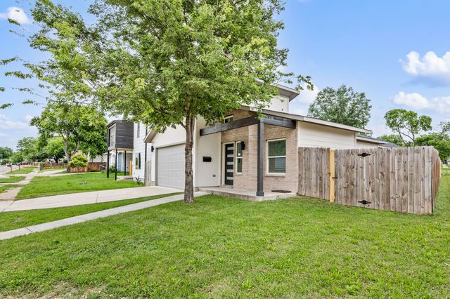 830 E Powell Avenue, Fort Worth, TX 76104