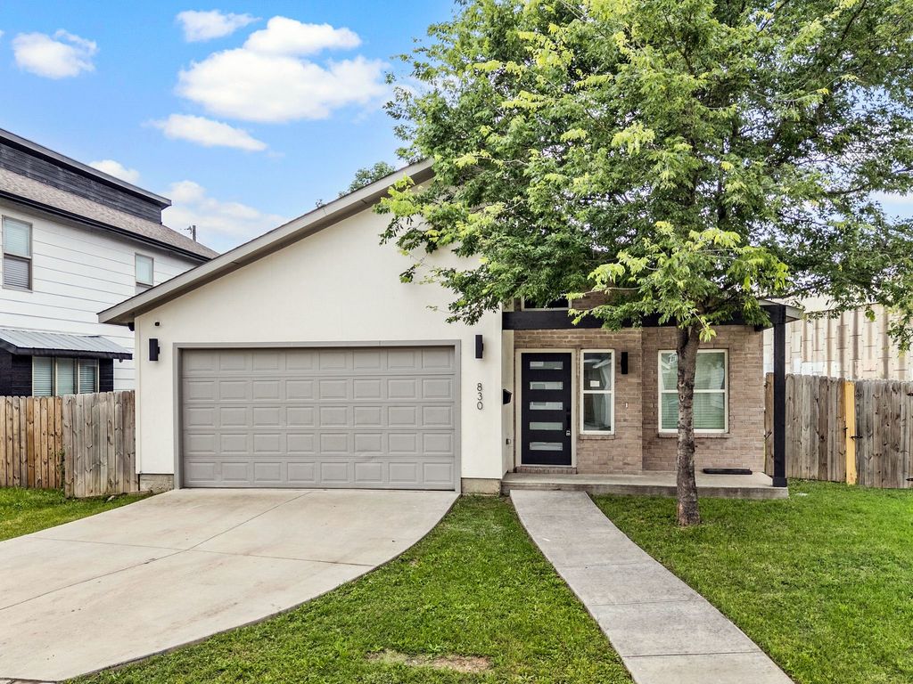 830 E Powell Avenue, Fort Worth, TX 76104